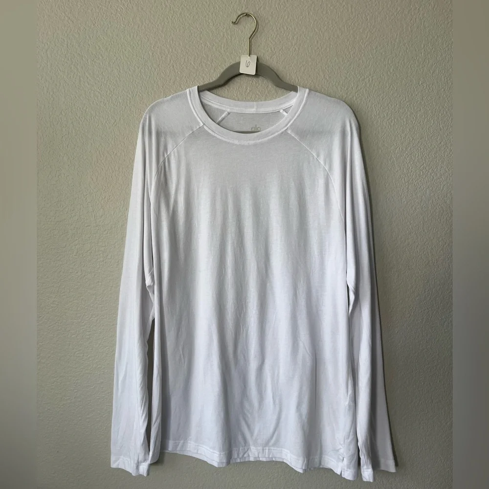 ALO Yoga Activewear Triumph Long Sleeve Tshirt in White Mens Size XL - Picture 4 of 13